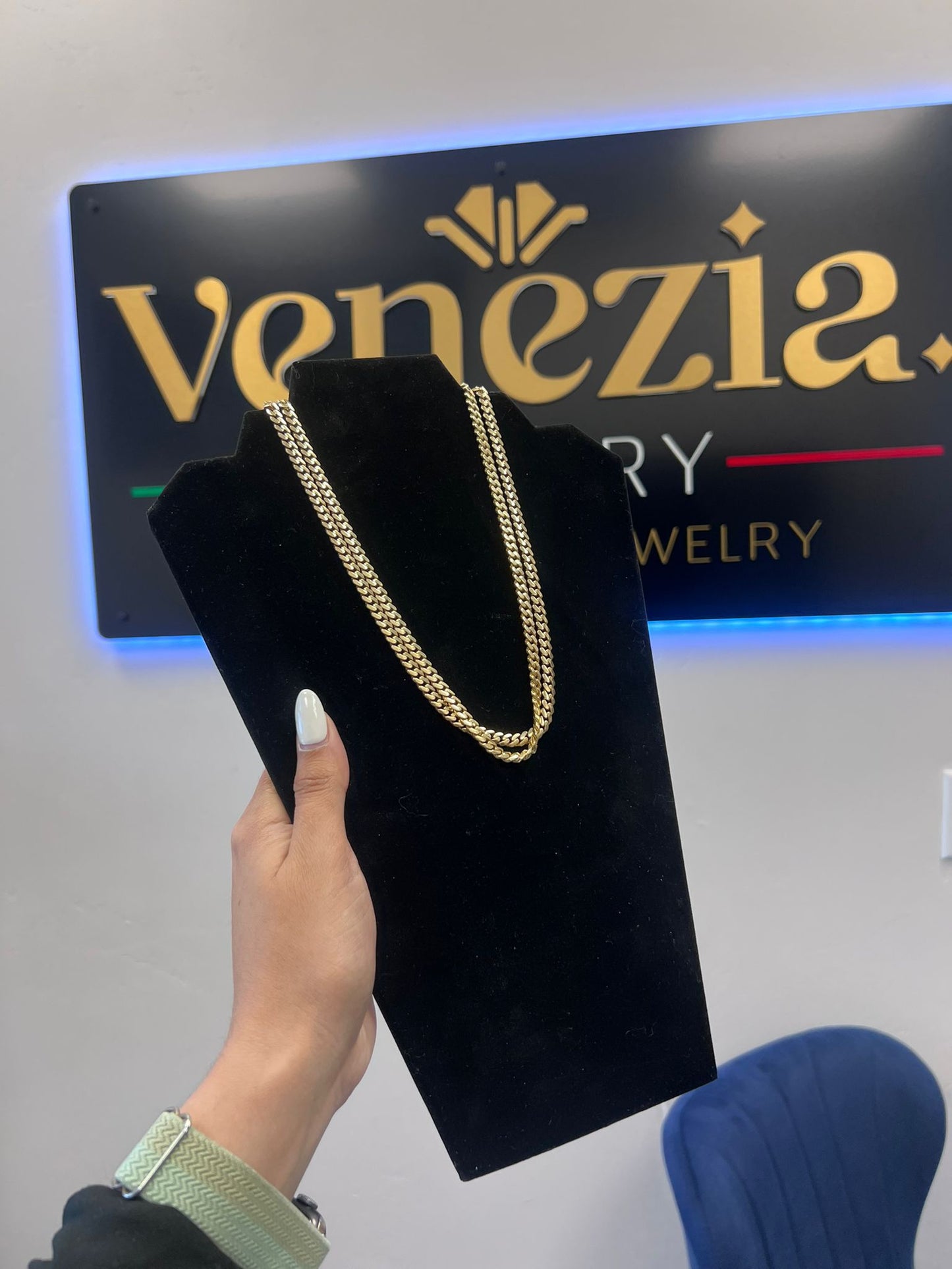 Cuban necklace 10k with diamond clasp