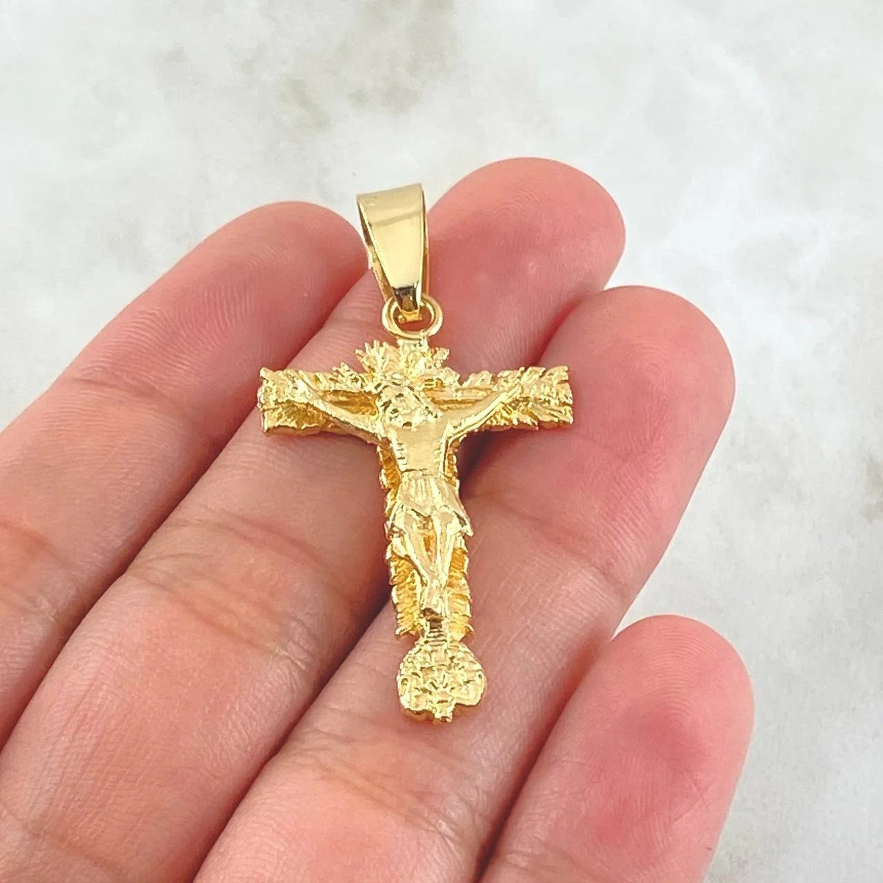 CHRIST PENDANT 18K