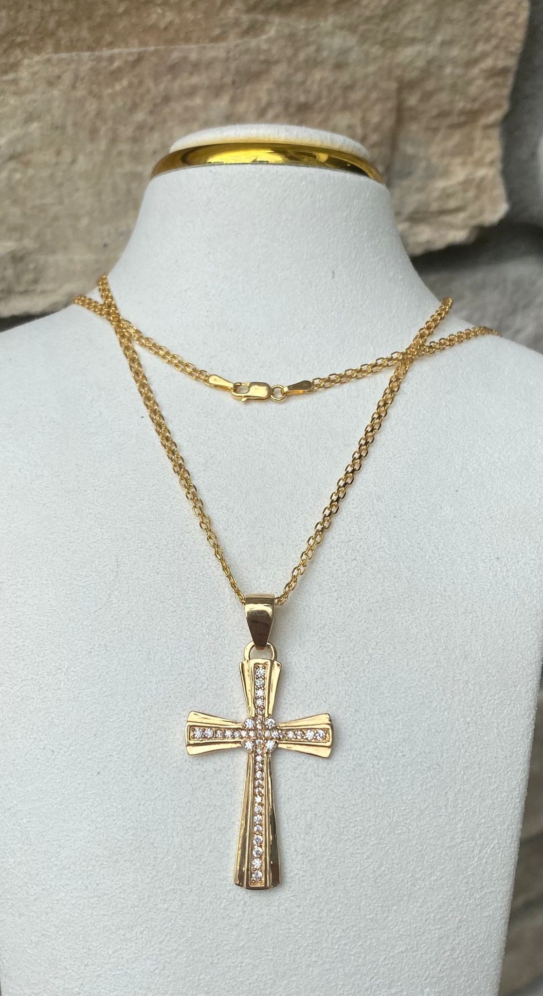 Chinese Knit 18k gold narrowed