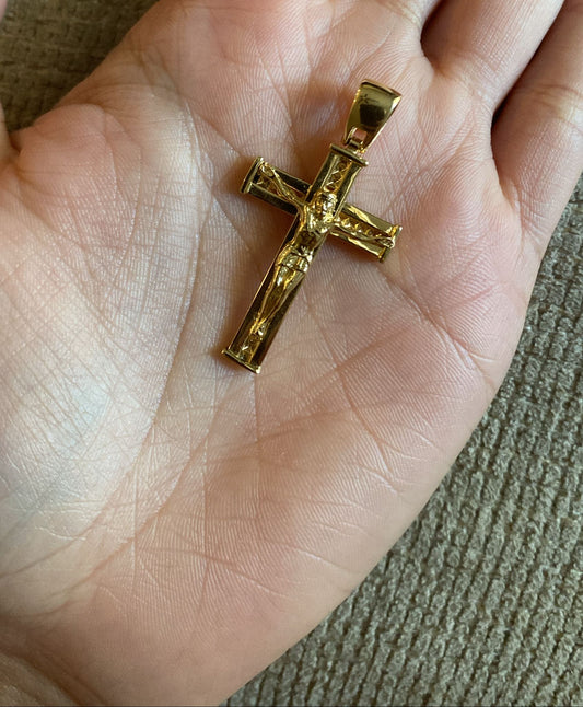 DIJE PENDANT CHRIST 18K
